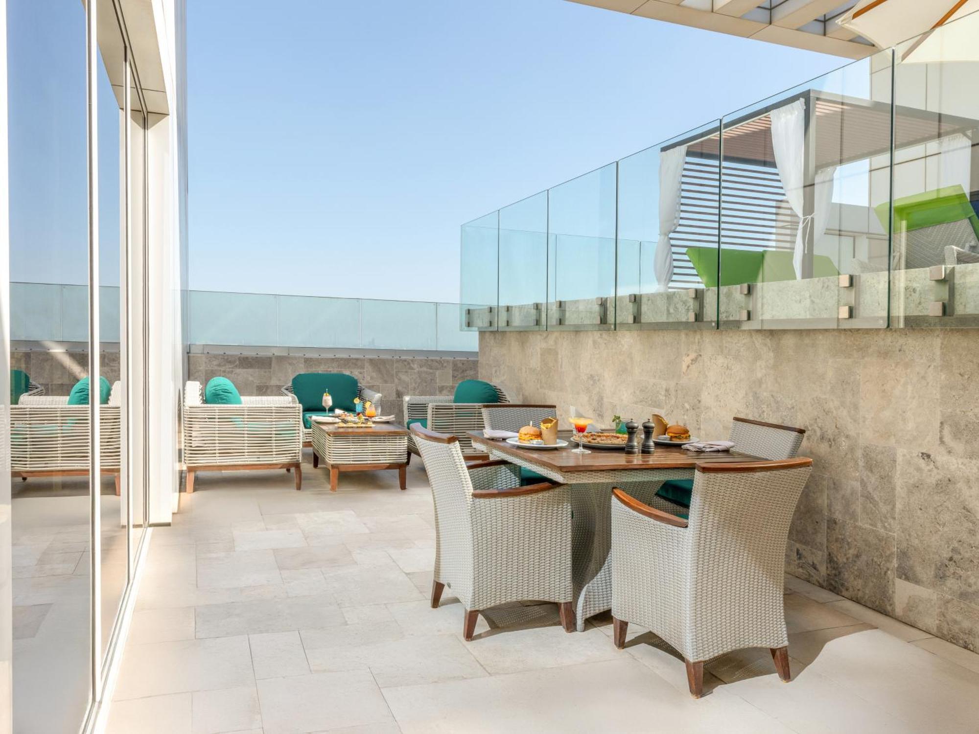 Swiss-Belsuites Admiral Juffair Manama Exteriör bild