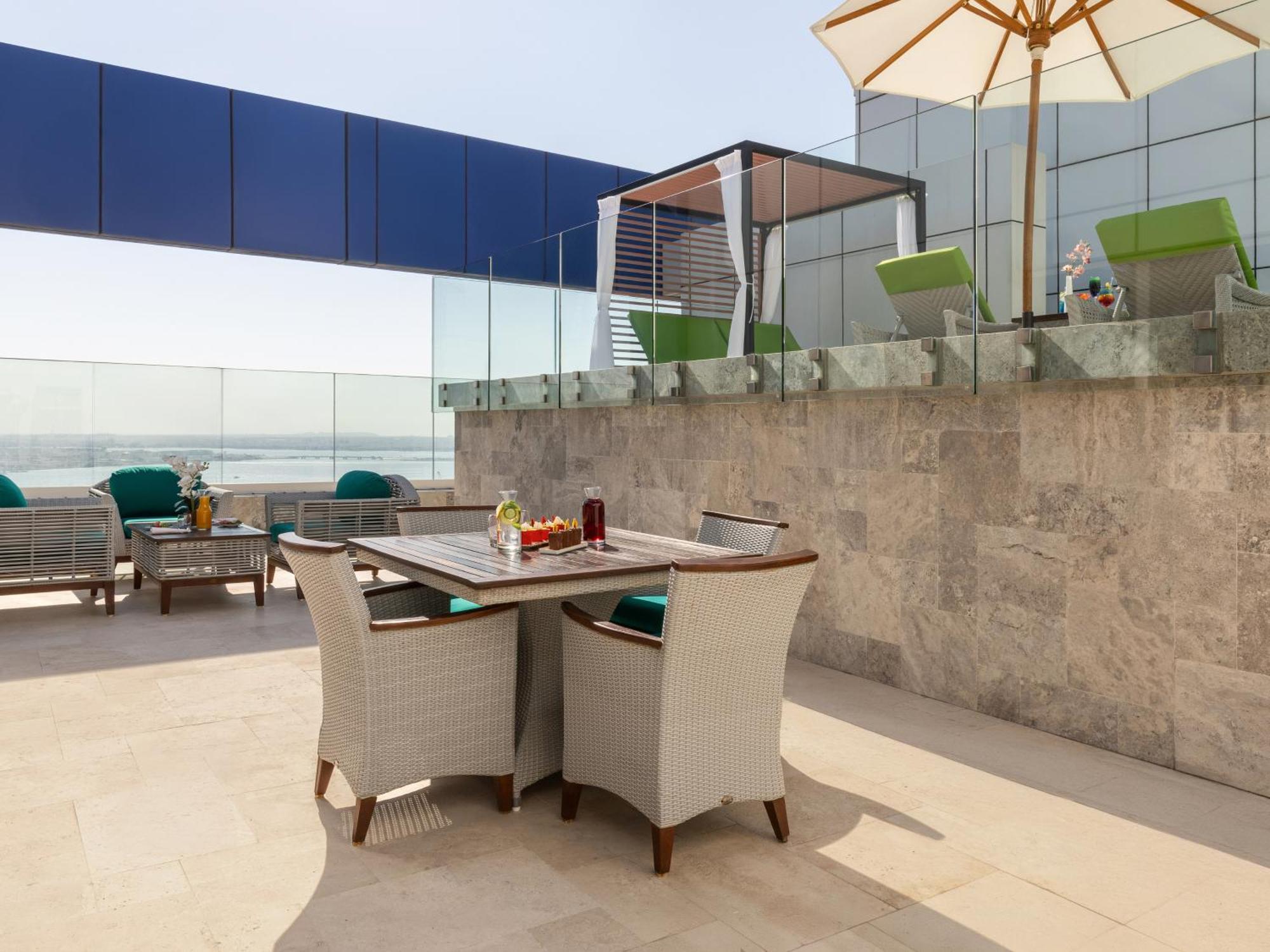 Swiss-Belsuites Admiral Juffair Manama Exteriör bild